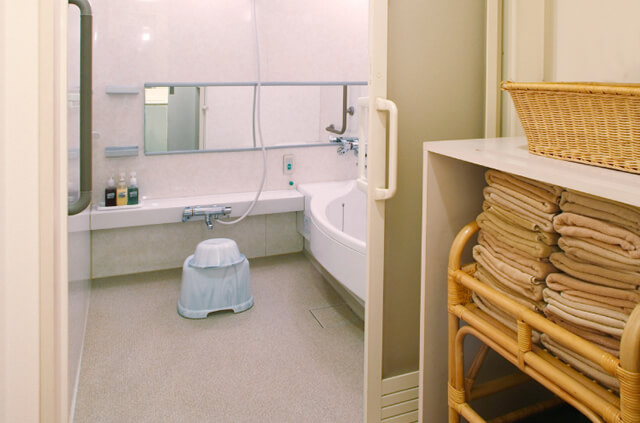 やわらぎ斎場川沿親族控室（バスルーム）札幌市南区葬儀葬式法要画像イメージ
