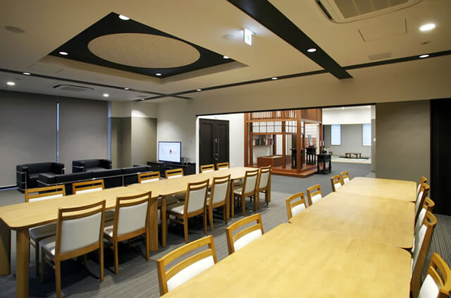 やわらぎ北円山別邸親族控室（リビング・ダイニング）札幌中央区葬儀葬式法要画像イメージ
