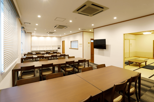 やわらぎ斎場手稲親族控室（ダイニング）札幌市手稲区葬儀葬式法要画像イメージ
